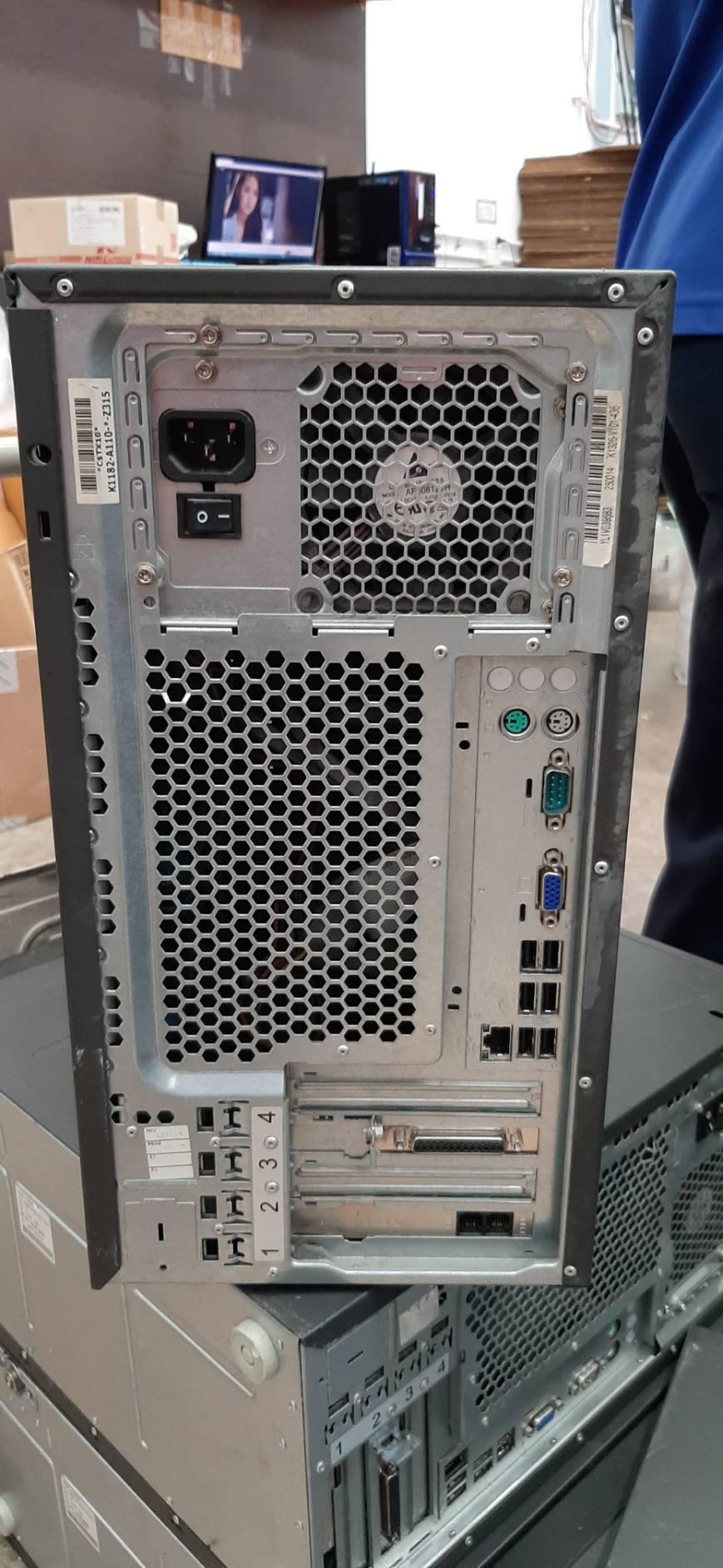 Fujitsu PRIMERGY TX100 S1 - tower มาพร้อมจอ 17 นิ้ว แถม usb wifi