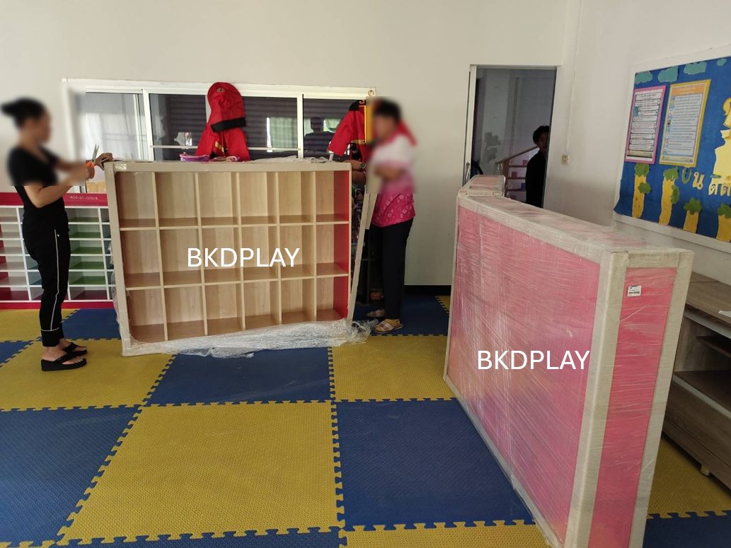 ชั้นเก็บกระเป๋าที่นอนเด็ก 18 ช่อง, ชั้นไม้, ตู้ไม้ เฟอร์นิเจอร์เด็ก, สำหรับโรงเรียน ศูนย์พัฒนาเด็กเล็ก