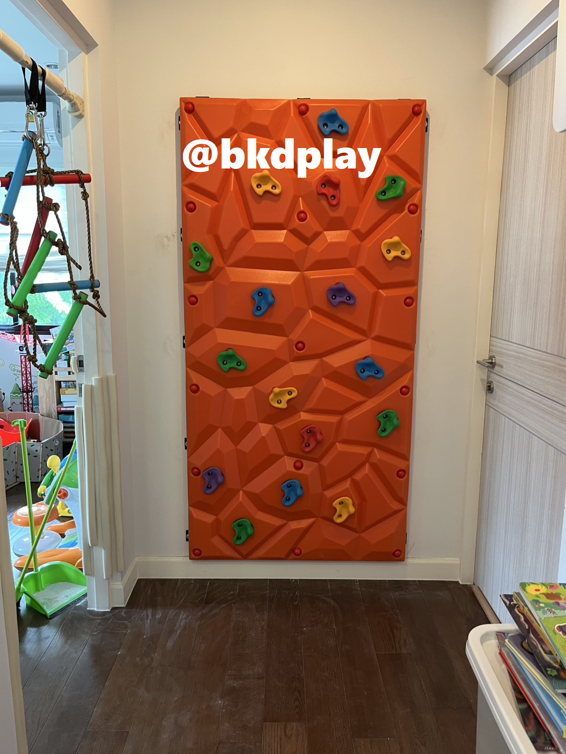 ปีนป่ายผนัง (ราคาต่อ 1 แผ่น) ผนังปีนป่าย กำแพงปีน ปีนป่ายกำแพง หน้าผาจำลอง เครื่องเล่นสนามกลางแจ้ง ในร่ม พร้อมส่ง