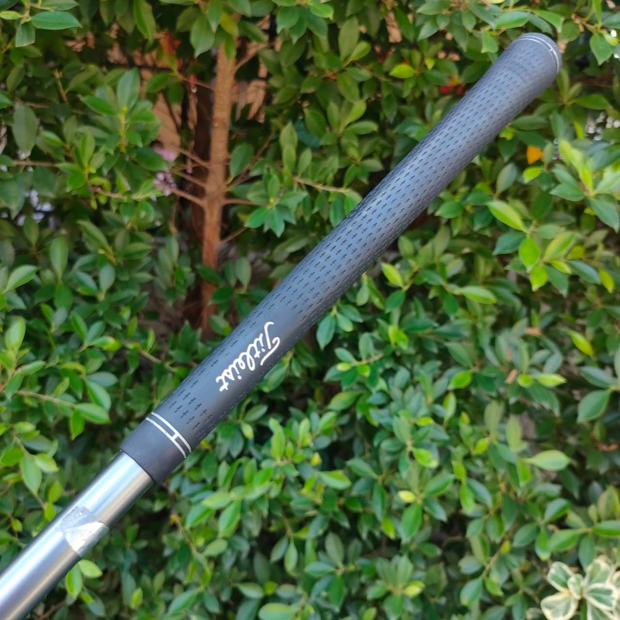**ไม้กอล์ฟสำหรับท่านที่ถนัดซ้าย** DRIVER TITLEIST 909 D2 องศา 9.5 ก้าน DIAMANA FLEX R ก้านพรีเมี่ยม แค่ก้านก็เกินคุ้ม มี COVER มาด้วย!! ไม้กอล์ฟมือสอง ของแท้ BY NakaraLuxurious