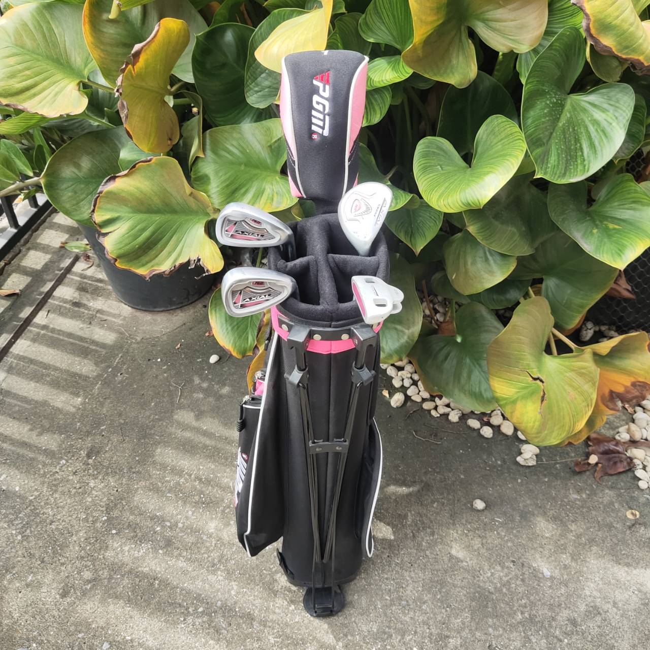 ไม้กอล์ฟเด็กครบชุด PGM PGM AXIAL JRTG003 เกรดพรีเมี่ยม กว่ารุ่น RIO มีน้ำหนักเบา และตีง่าย