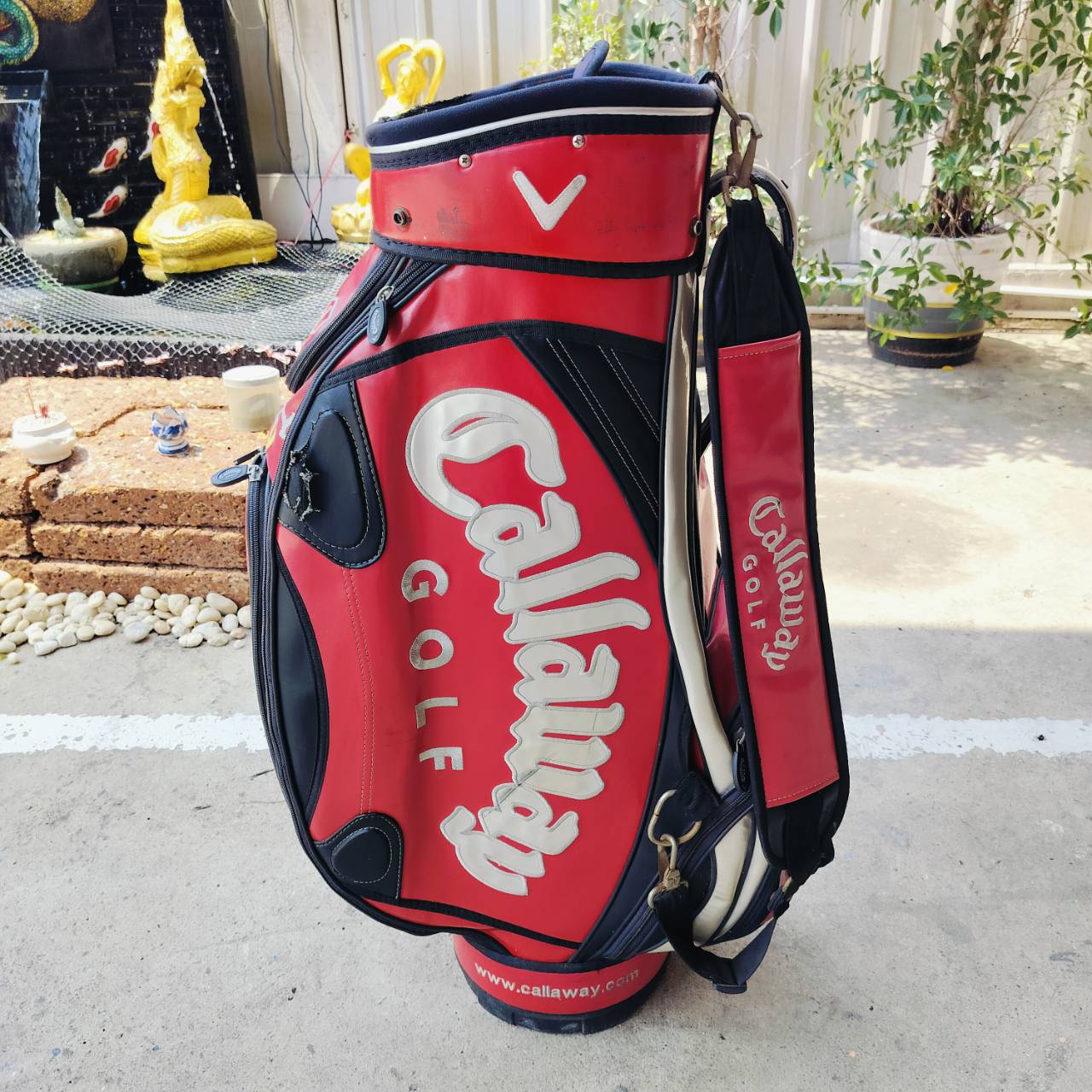 *** มีตำหนิ *** ถุงกอล์ฟ Callaway ใบใหญ่ มีตำหนิ แป๊ก COVER หลุด 1 จุด และมีรอยขาด 1 จุด นอกนั้นใช้ได้อย่างดี ลดราคาพิเศษ!!!