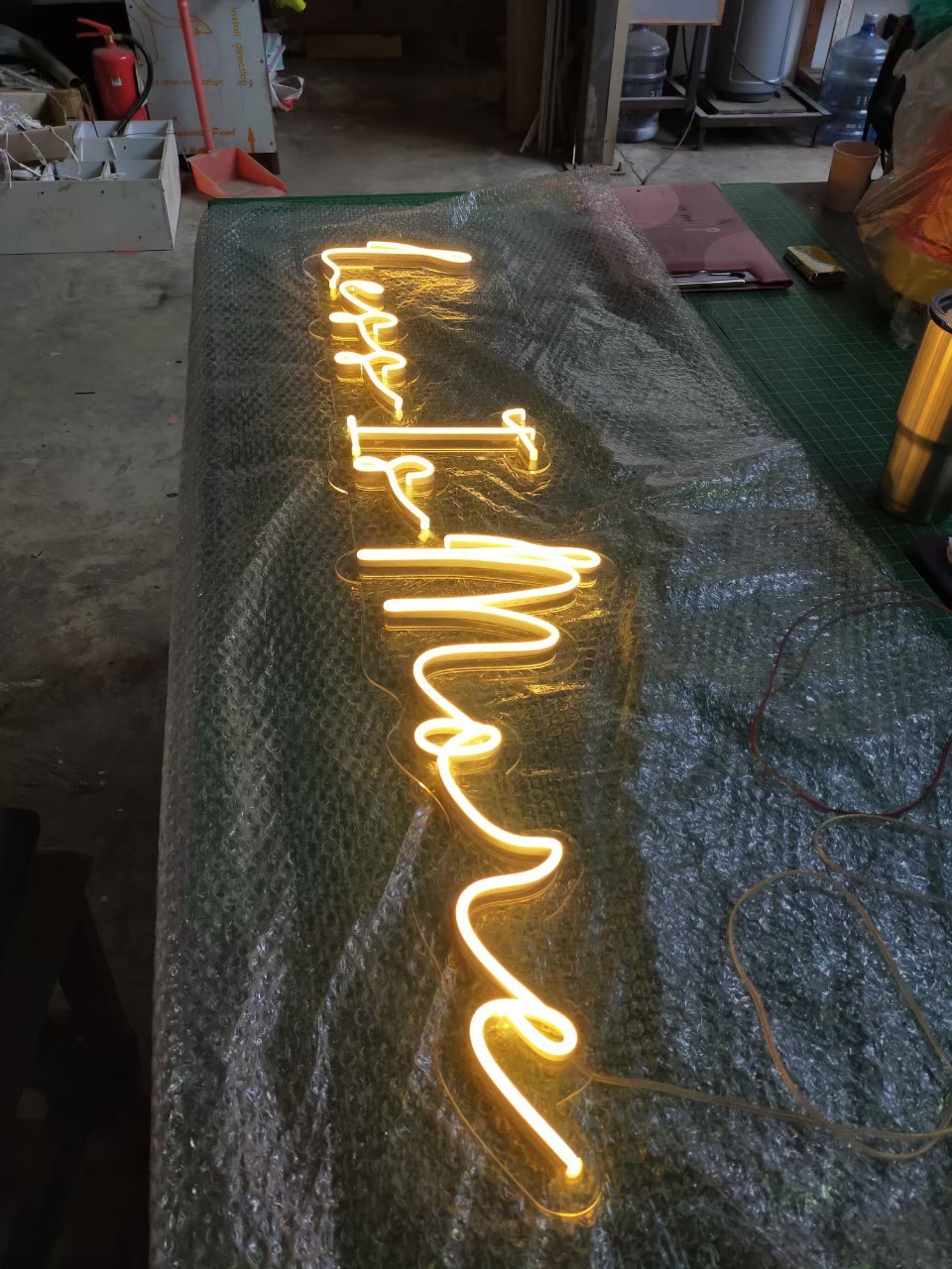 งานไฟเฟค