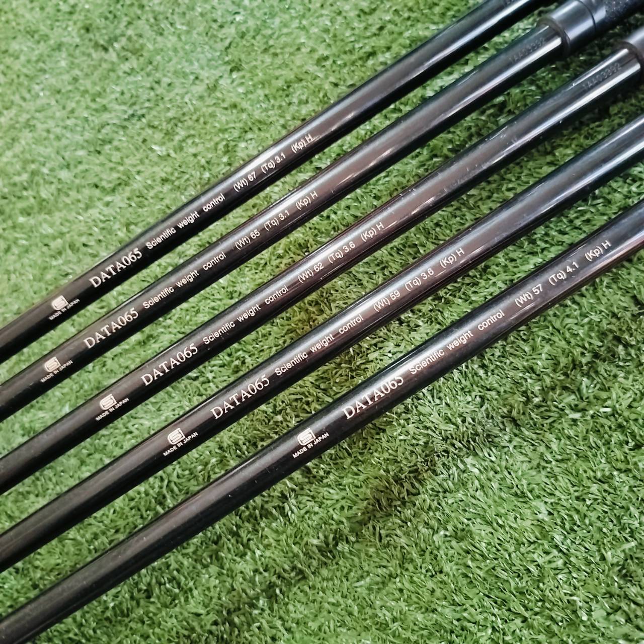 ชุดเหล็ก Finest Instrument PRGR Dream Iron PRGR egg Luxury 5 piece set เป็นชุดเหล็กสั้น มีเหล็ก 7-9 เเละ PW AW ก้าน DATA065 WT-67 Tq-3.1 Kp-H วัสดุพรีเมี่ยมญี่ปุ่น ไม้กอล์ฟมือสอง ของแท้ BY NakaraLuxurious