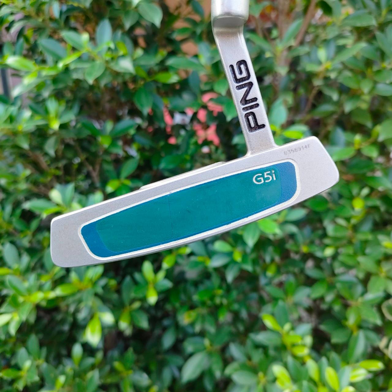 PUTTER PING ALLY G5I ความยาว 34 นิ้ว ด้านหลังยื่น กระจายน้ำหนัก หน้าสัมผัสดีมาก มีเส้นเล็ง พัตต์ง่ายมากๆ