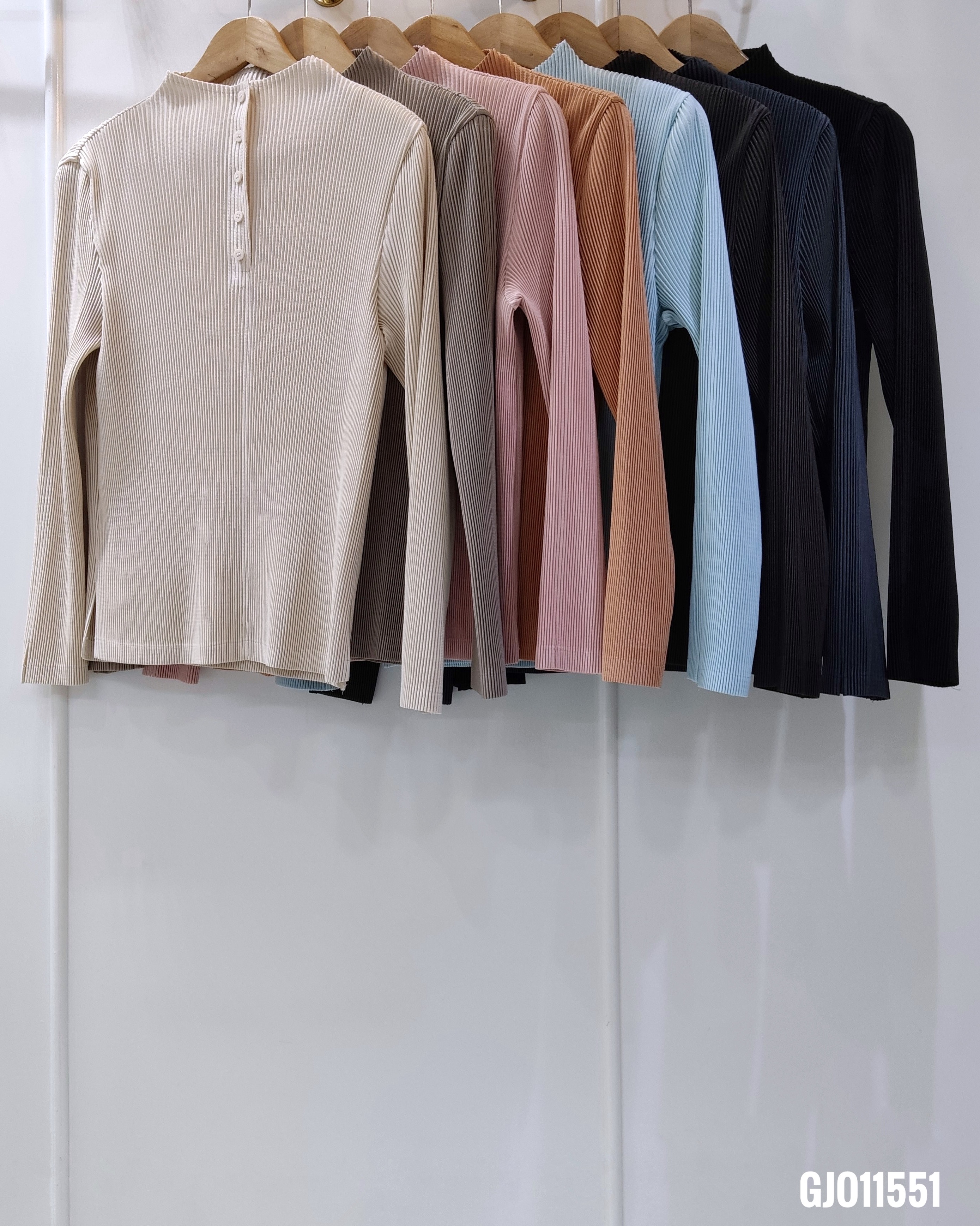 2MUAY รุ่น GJO11551 เสื้ออัดพลีท THICK HIGH NECK BUTTON FRONT PLEATED TOP 8 สี FREE SIZE