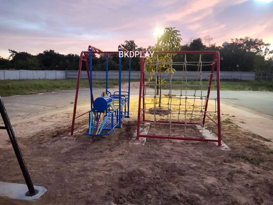 ชุดรวมG เครื่องเล่นสนามกลางแจ้ง เครื่องเล่นสนามเหล็ก ประกอบด้วยปีนป่าย และรถไฟโยกเยก OutdoorPlayground,ผลิตเครื่องเล่นสนาม,เครื่องเล่นในสนามเด็กเล่น,เครื่องเล่นงบสพฐ.,ประชารัฐ, ราคาโรงงาน ขนาด 150x275x170 ซม.