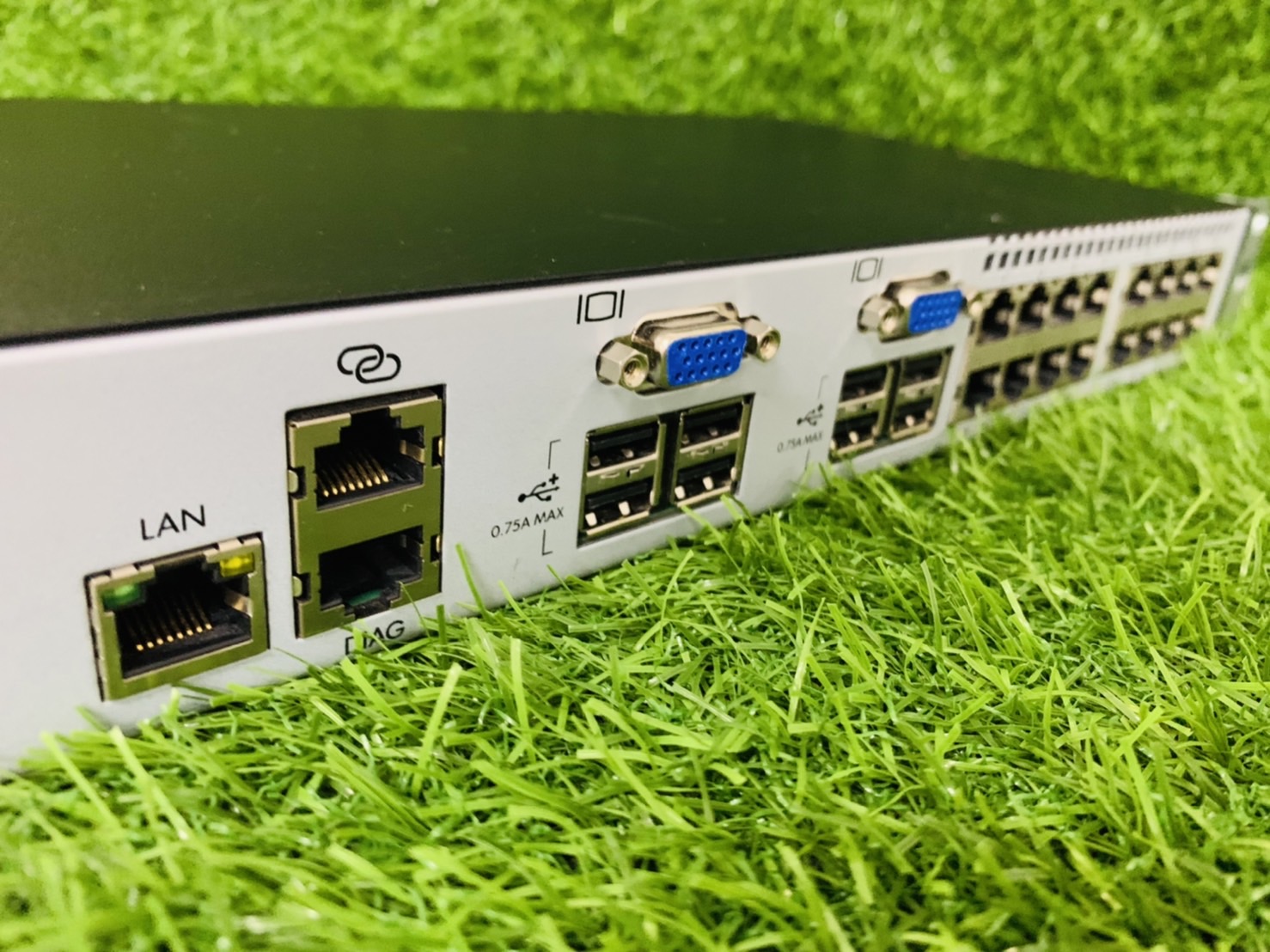 HP 0x2 16-Ports G3 Kvm Console Switch - AF652A อุปกรณ์เน็ตเวิร์ก