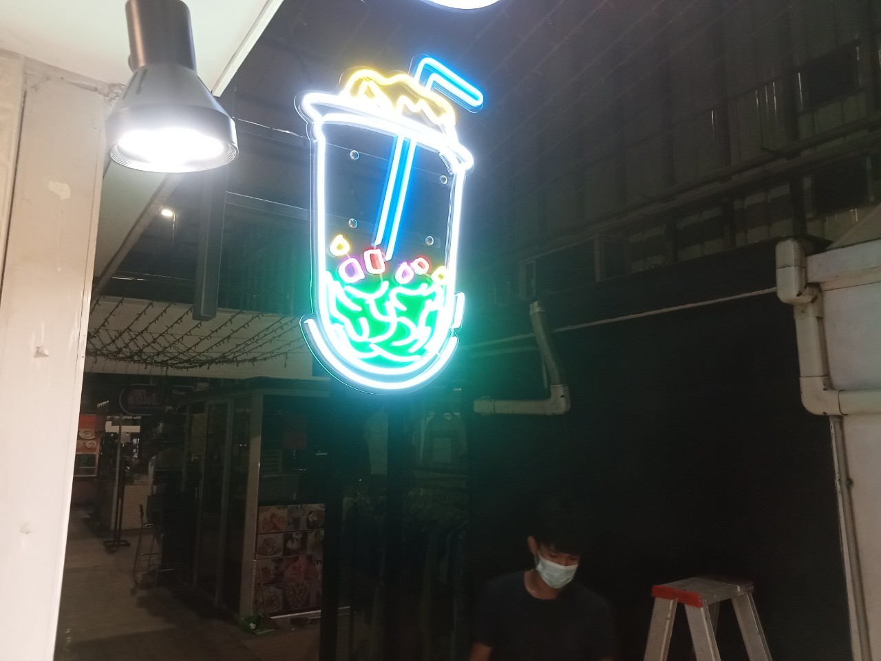 ป้ายไฟนีออน