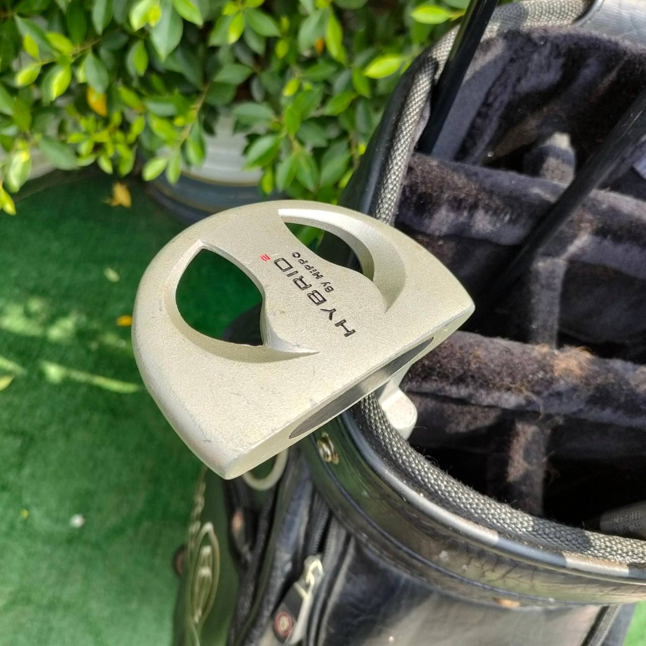 ** ไม้กอล์ฟครบชุดสำหรับท่านที่ถนัดซ้าย ** FULLSET HIPPO HYBRID ทั้งชุดประกอบด้วย หัวไม้ 1 3 เเละ hybrid 3,4 ชุดเหล็ก 5-9 เเละ PW SW WEDGE องศา 60 PUTTER พร้อมถุงกอล์ฟ เป็นไม้กอล์ฟที่ครบครัน พร้อมออกรอบได้เลย สำหรับท่านที่ถนัดซ้ายครับ