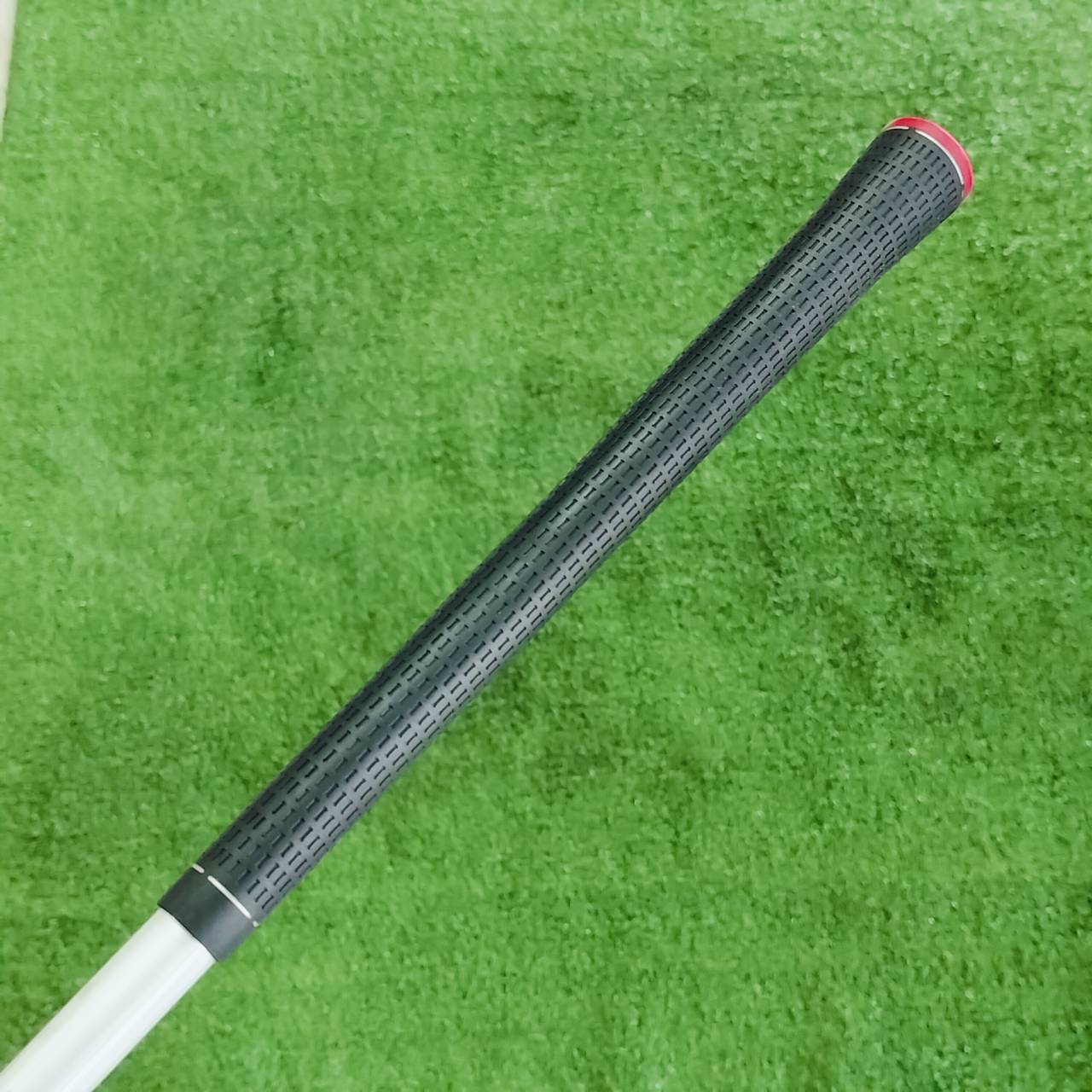 *** ไม้กอล์ฟมือซ้าย *** 🏌️ DRIVER TAYLORMADE R9 องศา 9.5 ก้าน FUJIKURA MOTORE FLEX SR ก้านดีมากๆ หัว R9 เป็นหัวที่ตีง่ายแบบสุดๆ ไม้กอล์ฟพรีเมี่ยมมือสอง ของแท้ By NakaraLuxurious