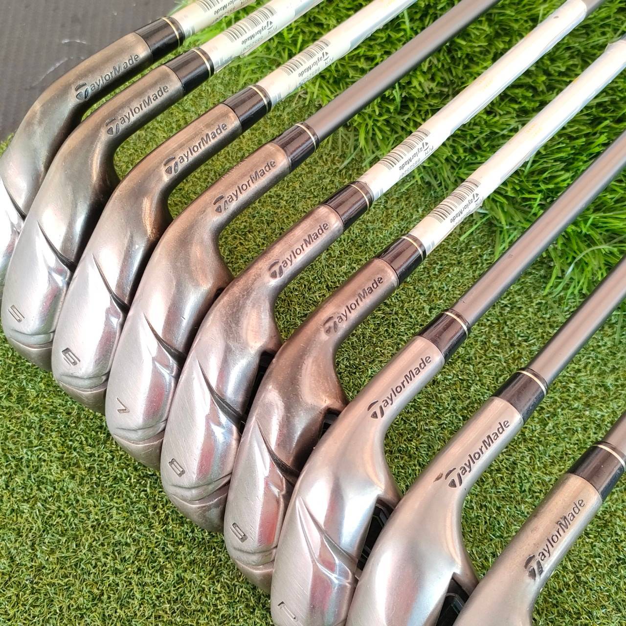 ชุดเหล็ก TAYLORMADE RBZ มีเหล็ก 4- 9 PW AW SW ชุด 9 ชิ้น ก้าน TAYLORMADE RBZ FLEX R เหล็กตีง่ายตีไกลและตีมันส์มาก