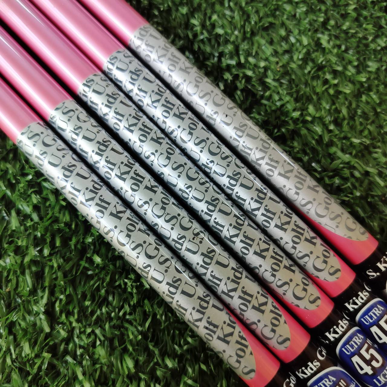 ก้านไม้กอล์ฟเด็กสำหรับใส่หัวไม้ ก้าน U.S.KIDS GOLF 45" ULTRA LIGHT WT-25 ความยาวก้าน 29 นิ้ว สำหรับน้องที่มีความสูง 114-120 เซนติเมตร ก้านไม้กอล์ฟพรีเมี่ยมมือหนึ่ง ของแท้ By NakaraLuxurious