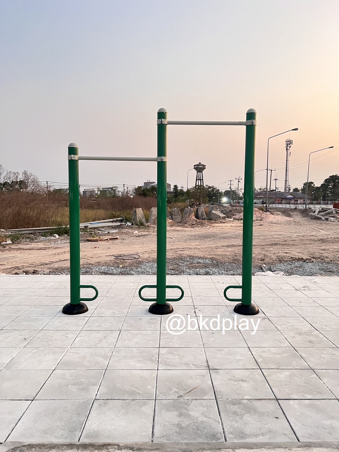 เครื่องออกกำลังกายกลางแจ้ง อุปกรณ์บาร์ห่วงโหน-บิดเอว ลานกีฬา อเนกประสงค์ สนามกีฬา ผลิตในไทย สั่งทำตามสีที่ต้องการได้