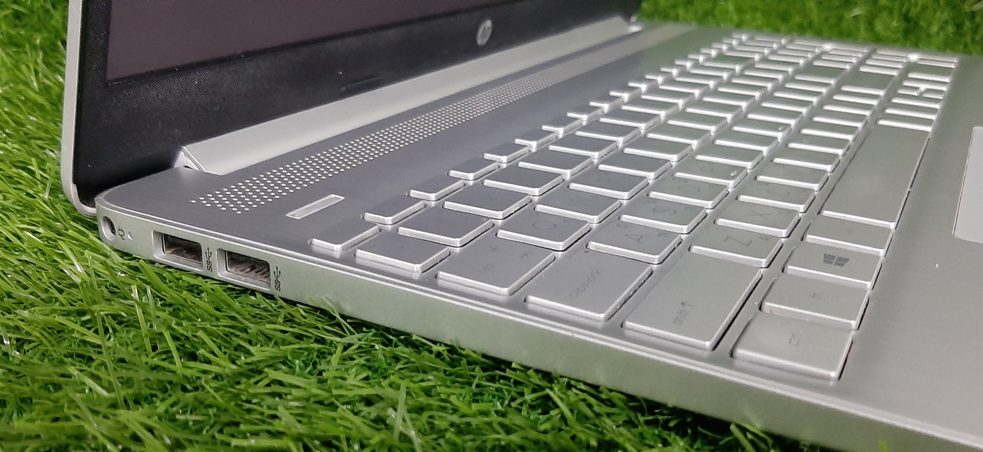 โน๊ตบุ๊คมือสอง ประกันร้าน 1 เดือน HP 15s-fq1129TU (i5-1035G1 Ram8GB SSD M.2 512GB) พร้อม Adapter ฟรี!!! กระเป๋า