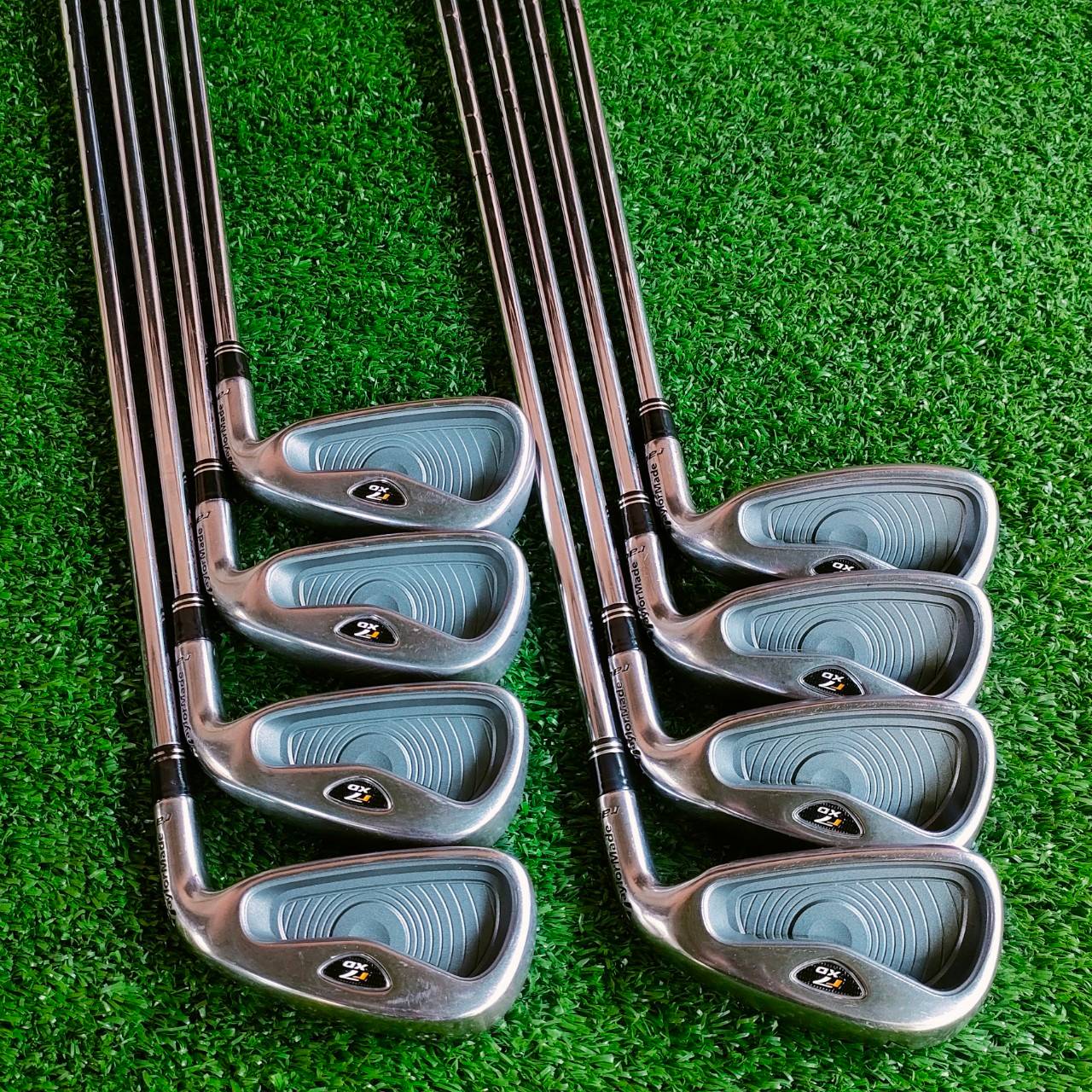 ชุดเหล็ก TAYLORMADE R7 รุ่น XD เป็นรุ่นหน้าเด้ง ตีไกลมากๆ เหมาะสำหรับท่านที่ตีเหล็กไม่ได้ระยะ หน้าใบเหล็กมีแผ่นหน้าเด้งอีกชั้นนึง ไม้กอล์ฟพรีเมี่ยมมือสอง ของแท้ By NakaraLuxurious