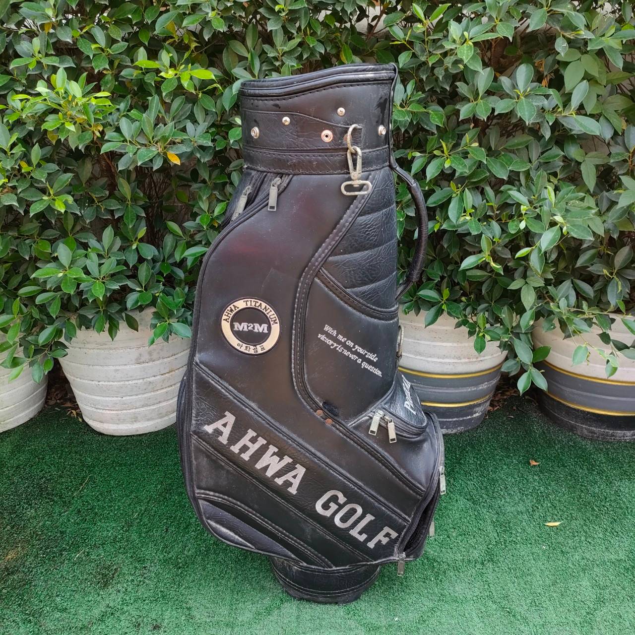 ถุงกอล์ฟ AHWA GOLF POWER ART ** ถุงกอล์ฟ มีรอยขาด 2 จุด มีรูปให้ชม ท้ายสุดค่ะ **
