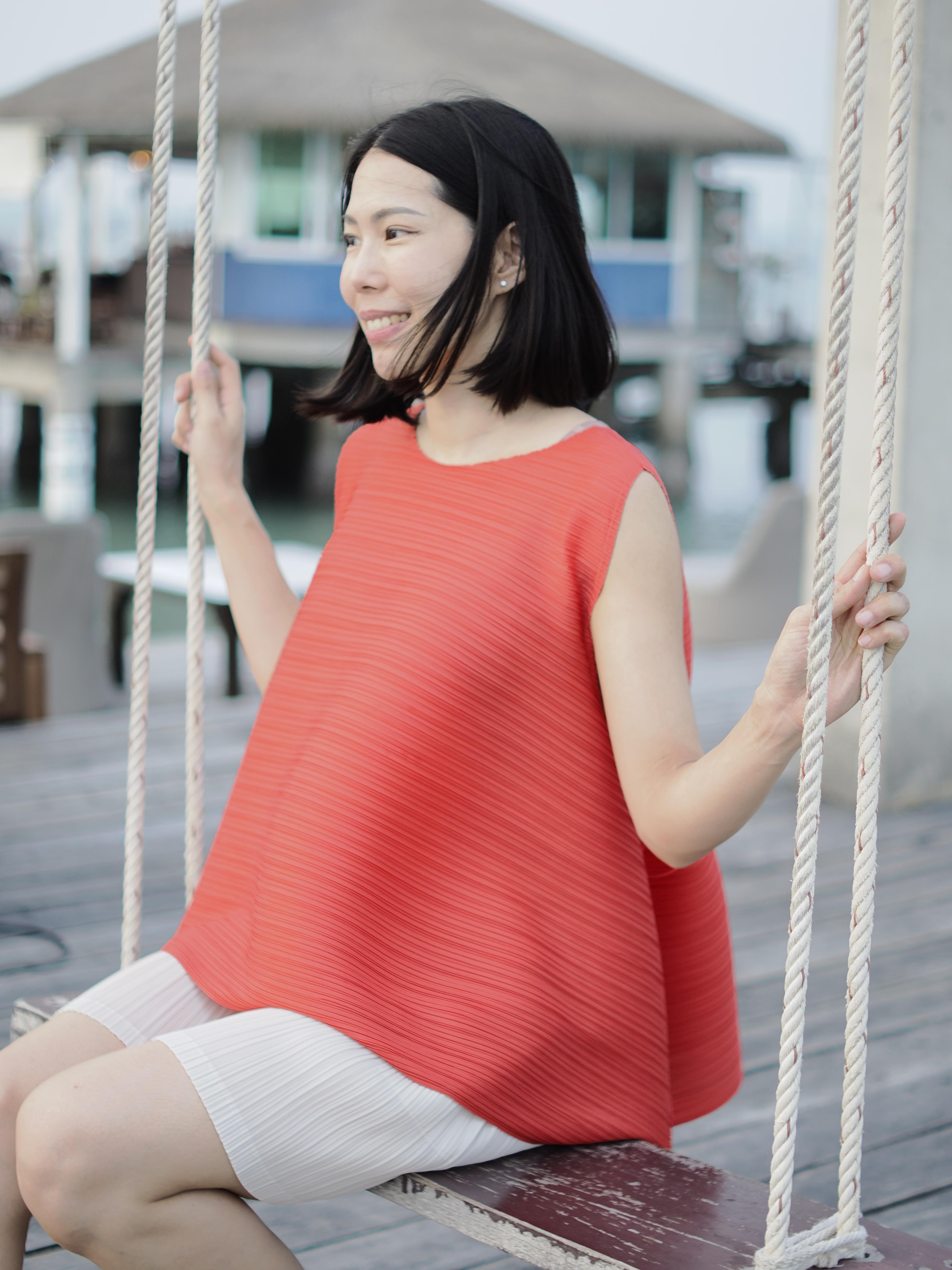 ปรับราคาลง20%!! 2MUAY รุ่น GJO7649 เสื้ออัดพลีทคุณภาพ SLEEVELESS CINCHED WAIST PLEATED TOP 11 สี FREE SIZE