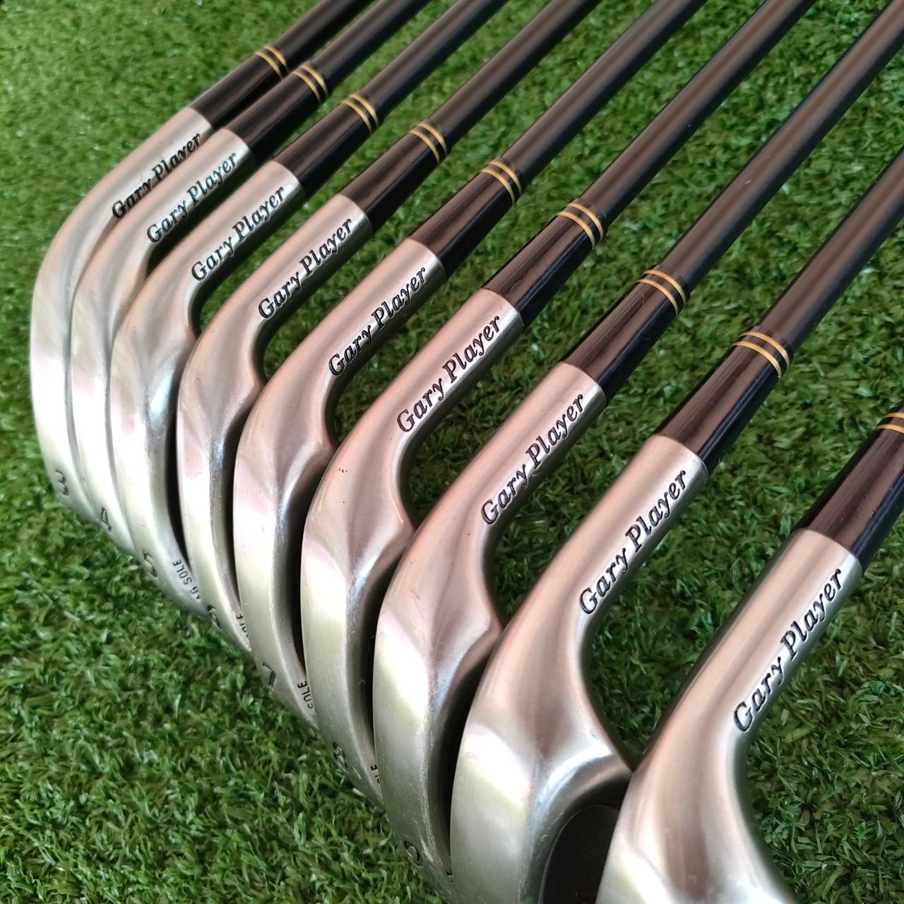 ชุดเหล็ก BLACK KNIGHT GARY PLAYER มีเหล็ก 3-9 เเละ PW SW ก้าน ALDILA FLEX MID ตีง่ายๆ และ คมมากๆ สปินเต็มที่ สภาพนางฟ้า เหมือนของใหม่!! ไม้กอล์ฟมือสอง ของแท้ BY NakaraLuxurious