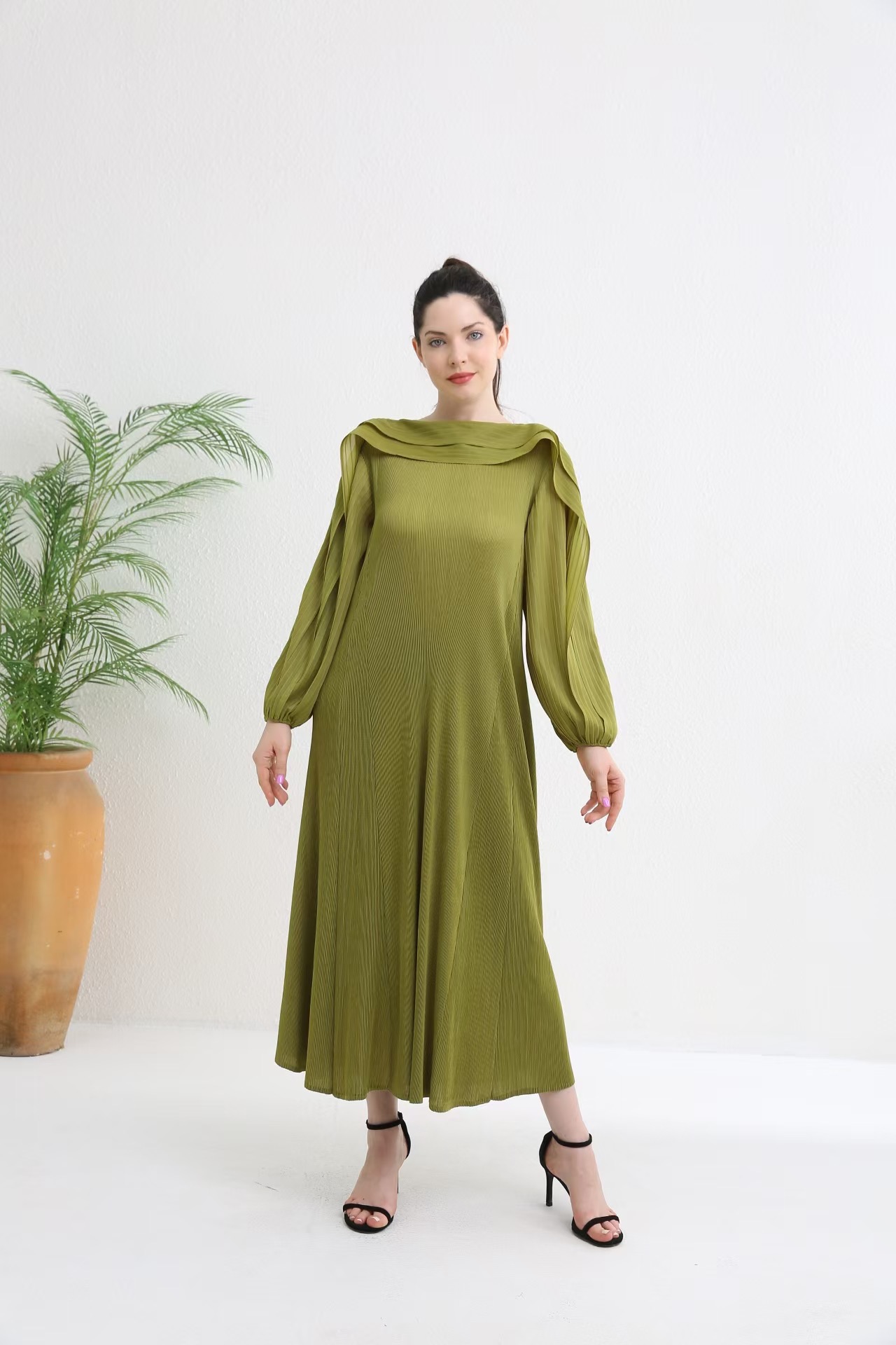 2MUAY รุ่น GA4105 เดรสพลีทคุณภาพ LAYER SLEEVE PLEATED DRESS 10 สี FREE SIZE