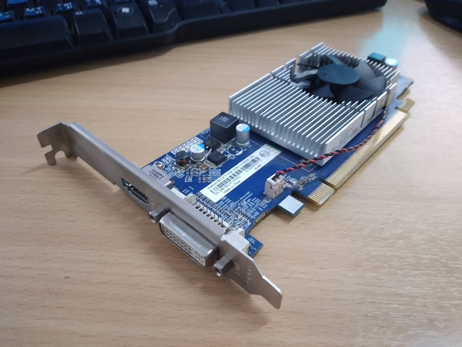 HD7470 2GB DDR3 PCIe 288-9E145-103AC VG.PCP74.701 Graphics Video Card