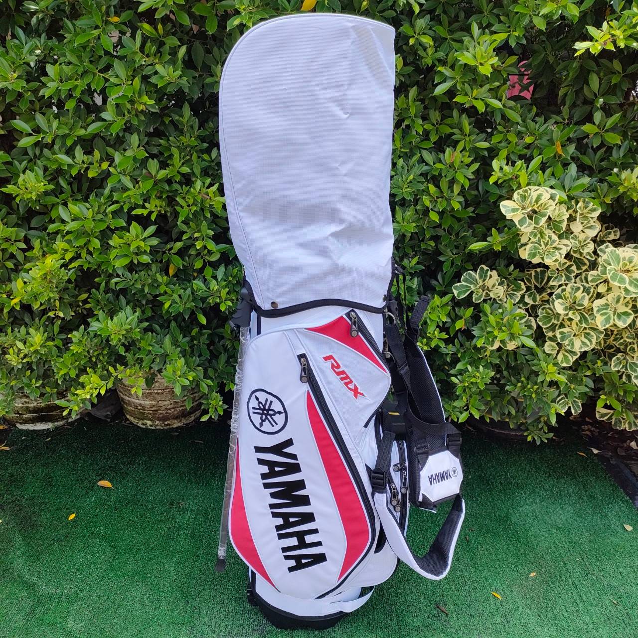 ถุงกอล์ฟ YAMAHA ขาตั้ง ของใหม่!! ส่งตรงจากญี่ปุ่น สวยมาก มีสายสะพายครบ มือหนึ่ง ของแท้ BY NakaraLuxurious