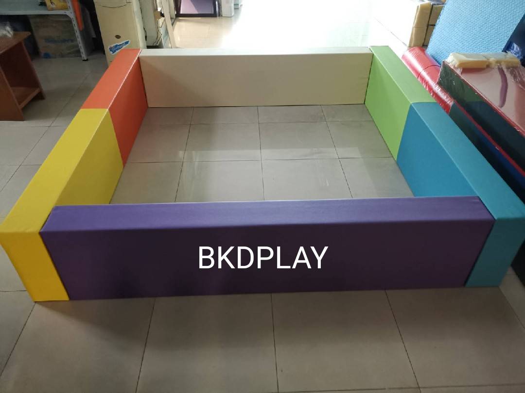 ส่งฟรี บ่อบอลสี่เหลี่ยม 4 ตร.ม. บ่อบอลหุ้มหนัง คอกกั้นเด็ก หนังpvc นุ่มนิ่ม ,รับทำบ้านบอลในห้าง Kid ZoneK