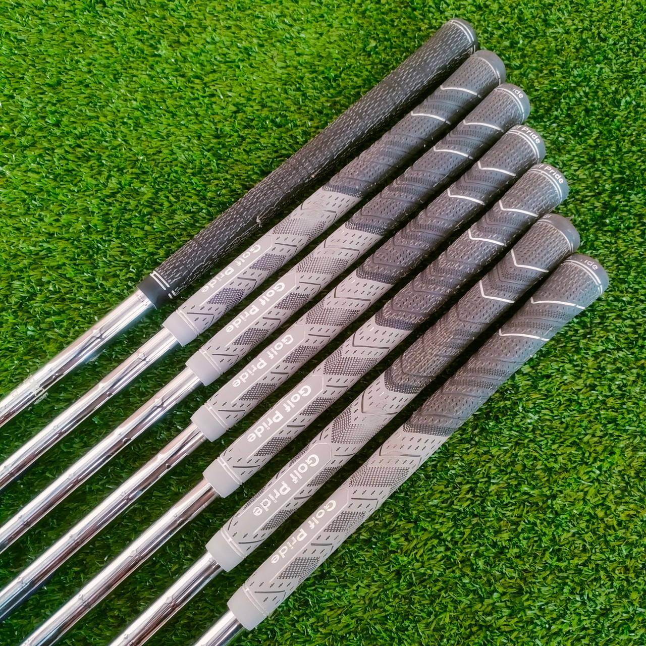 **ไม้กอล์ฟสำหรับท่านที่ถนัดซ้าย** ชุดเหล็ก TITLEIST AP1 DUAL CAVITY TUNGSTEN NICKEL มีเหล็ก 4-9 เเละ PW ก้าน N.S.PRO ZELOS 8 FLEX R ไม้กอล์ฟมือสอง ของแท้ BY NakaraLuxurious