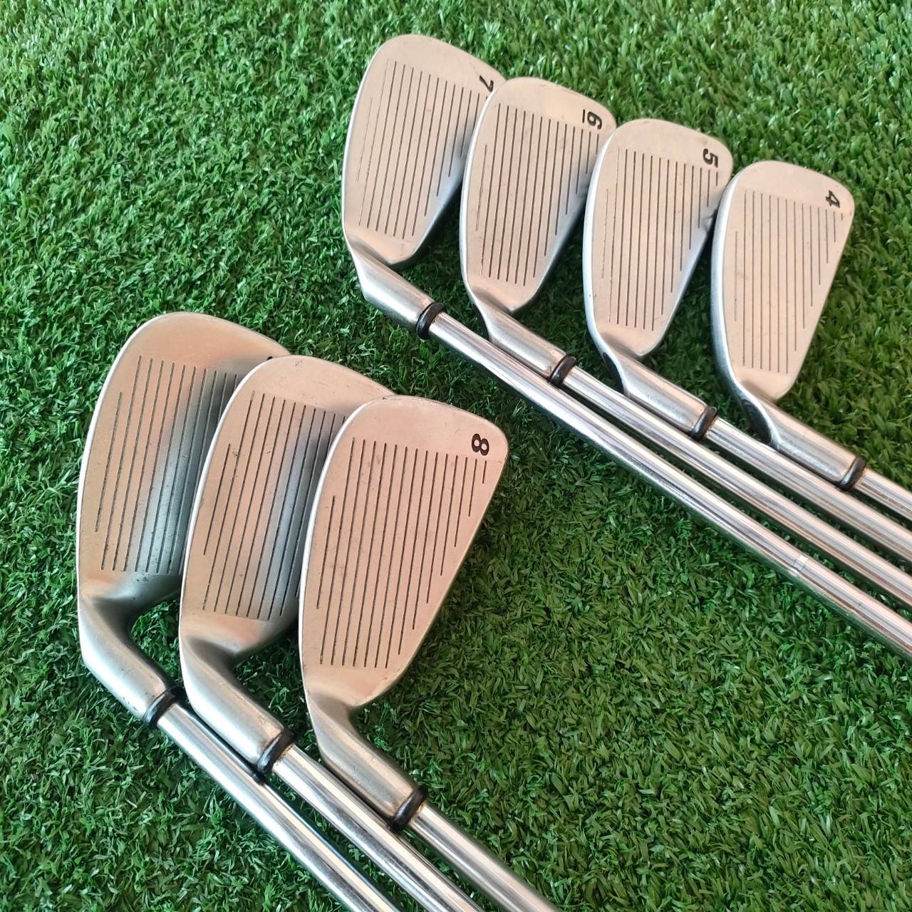 ชุดเหล็ก CALLAWAY BIG BERTHA มีเหล็ก 4-9 เเละ SW ก้าน TRUE TEMPER FLEX R คุณภาพดีมาก สร้างชื่อเรื่องตีง่ายมาก และตีได้ระยะกว่าเหล็กทั่วไป ก้านแบบเจาะทะ ฟีลลิ่งดีมาก ไม้กอล์ฟมือสอง ของแท้ BY NakaraLuxurious