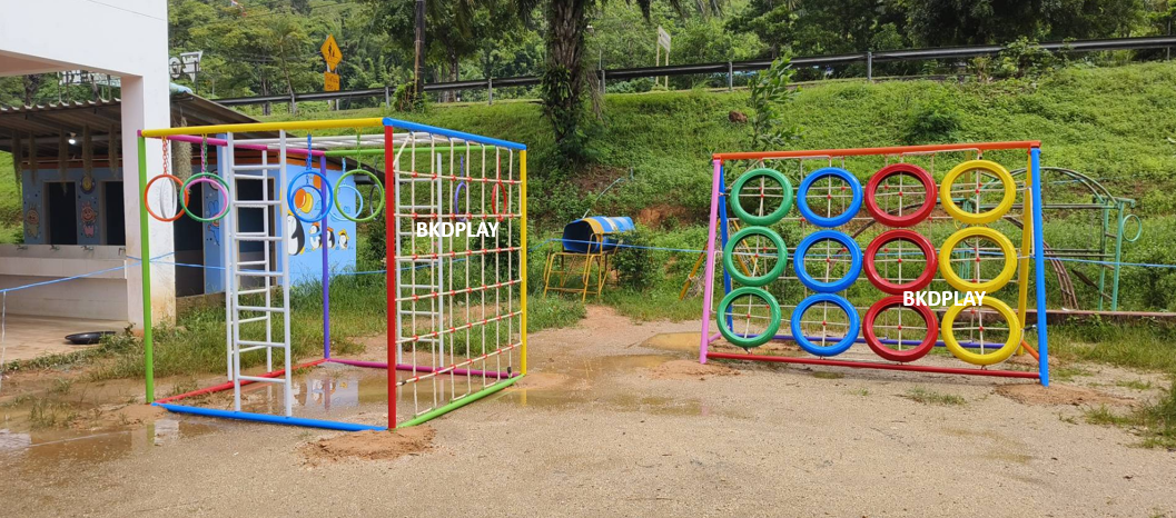 เครื่องเล่นสนามกลางแจ้ง ปีนป่ายยางรถยนต์ ปีนหน้าผา เครื่อเล่นสนามเหล็ก outdoorplayground ของเล่น สั่งผลิต 10-20 วัน ขนาด150x280x200 ซม.