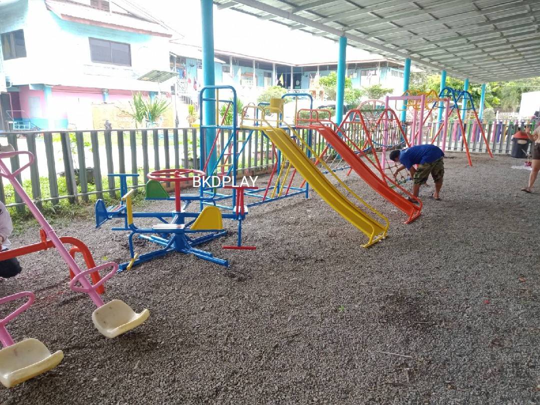 เครื่องเล่นสนาม กลางแจ้ง เหล็ก,ม้าหมุน เครื่องบินหมุน 4 ที่ Outdoor Playground, ราคาโรงงาน สินค้าสั่งผลิต 10-20 วัน