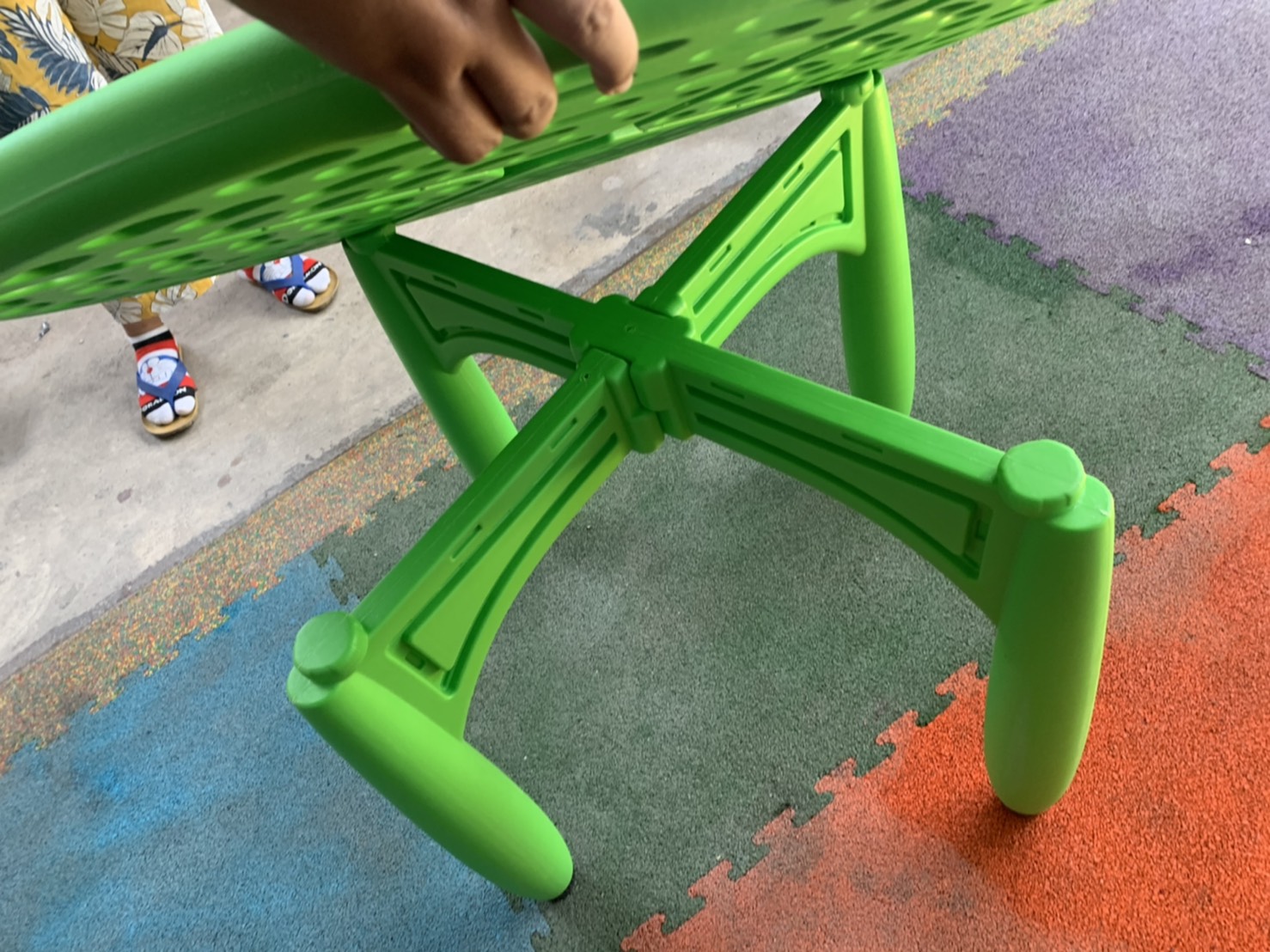 โต๊ะกลมขาพลาสติก ขนาด 75x75x50 cm.โต๊ะเรียนกลุ่ม,โต๊ะเขียนหนังสือเด็ก,โต๊ะกิจกรรม ราคาโรงงาน พร้อมส่ง