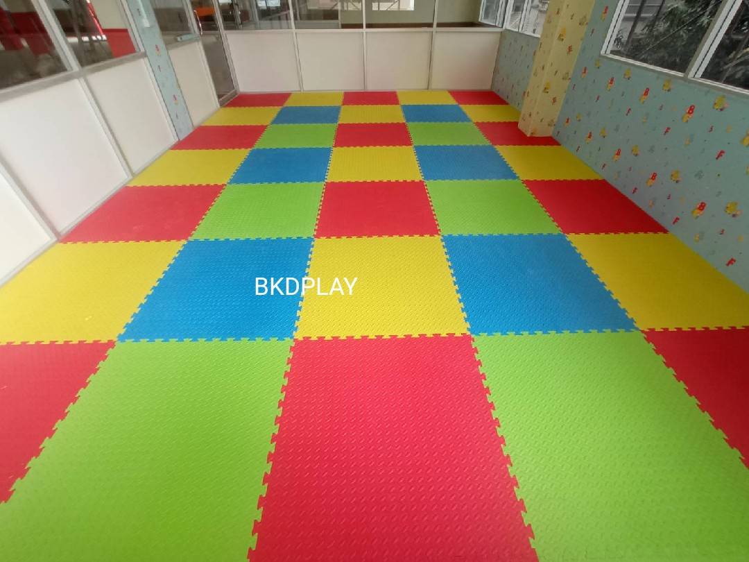 แผ่นโฟมปูพื้นกันกระแทก จิ๊กซอ EVA (งานนำเข้า) 20 มล 100x100 หนา2 ซม. ,แผ่นกันกระแทก,แผ่นโฟมปูพื้น, โฟมปูพื้น,จิ๊กซอว์ปูพื้น, แผ่นรองคลาน สำหรับเครื่องเล่นสนามในร่ม ห้องเด็กเล่น พร้อมส่ง ราคาโรงงาน