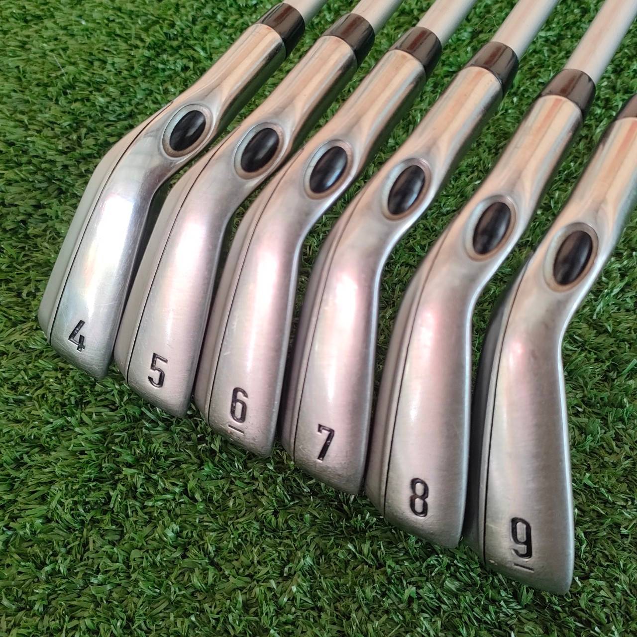 **ไม้กอล์ฟสำหรับท่านที่ถนัดซ้าย** ชุดเหล็ก CALLAWAY X HOT มีเหล็ก 4-9 ก้าน XHOT FLEX S เหล็กตีมันส์ และง่ายในเหล็กเดียวกัน มี CAVITY ลึก ก้านแบบเจาะทะลุ ฟีลลิ่งจะตีลงพื้นได้ดี!! ไม้กอล์ฟมือสอง ของแท้ BY NakaraLuxurious