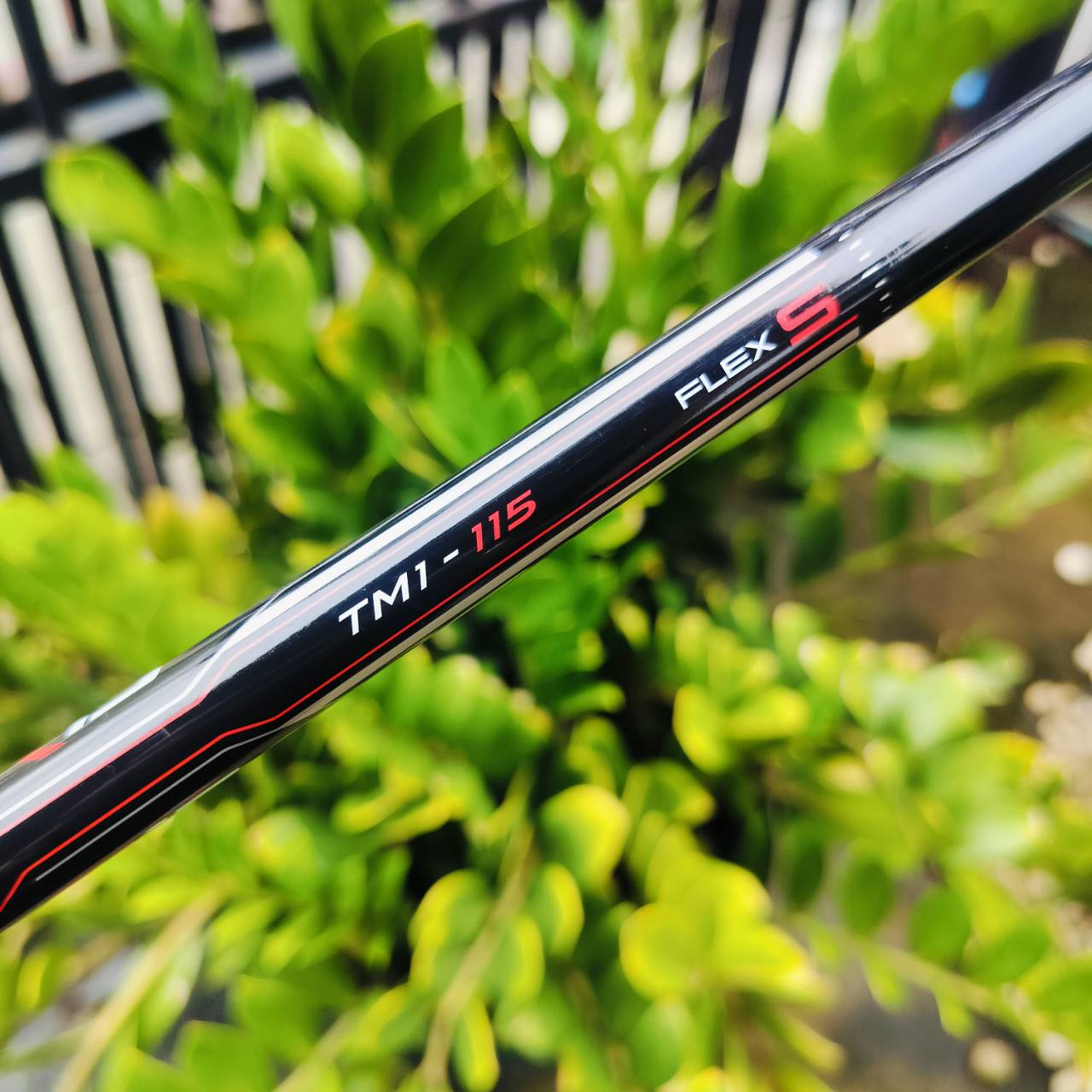 ก้านใส่ Fairway Woods Taylormade R15 TM1-115 FLEX S ผลิตโดย MISUBISHI RAYON ความยาวก้าน 41.5 นิ้ว มีกริพมาให้แล้วค่ะ มือสองสภาพดี ไม้กอล์ฟพรีเมี่ยมญี่ปุ่นมือสอง ของแท้ By NakaraLuxurious