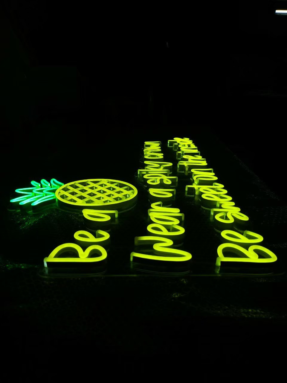 ป้ายไฟนีออน