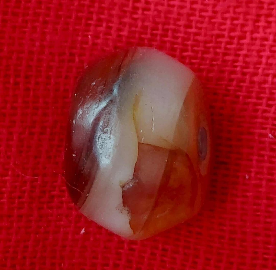 โปรไฟลุก🔥 ลูกปัดโบราณ ยุคทวารวดี อะเกต ทรงแป้น น้ำทอง (ขายแล้ว)