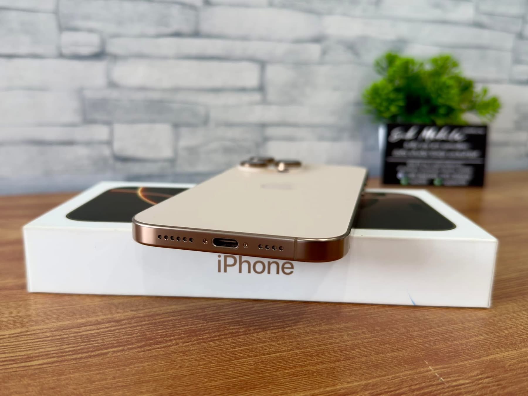 iPhone 16 Pro Max Desert Titanium, 256GB เครื่องศูนย์ มือสอง