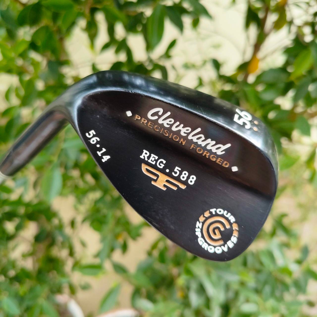 ** ไม้กอล์ฟสำหรับท่านที่ถนัดซ้าย ** WEDGE CLEVELAND REG .588 องศา 56 เบาท์ 14 ก้าน TC TOUR CONCEPT FLEX WEDGE ตัวโหดสุดๆ มือซ้ายหายากมาก ไม้กอล์ฟพรีเมี่ยมมือสอง ของแท้ By NakaraLuxurious