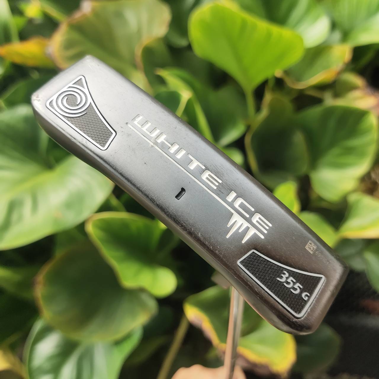 Putter Odyssey White Ice 1 Blade-style พร้อม Crank Neck Hosel ตั้งทิศทางตรงง่าย มั่นใจบนกรีน