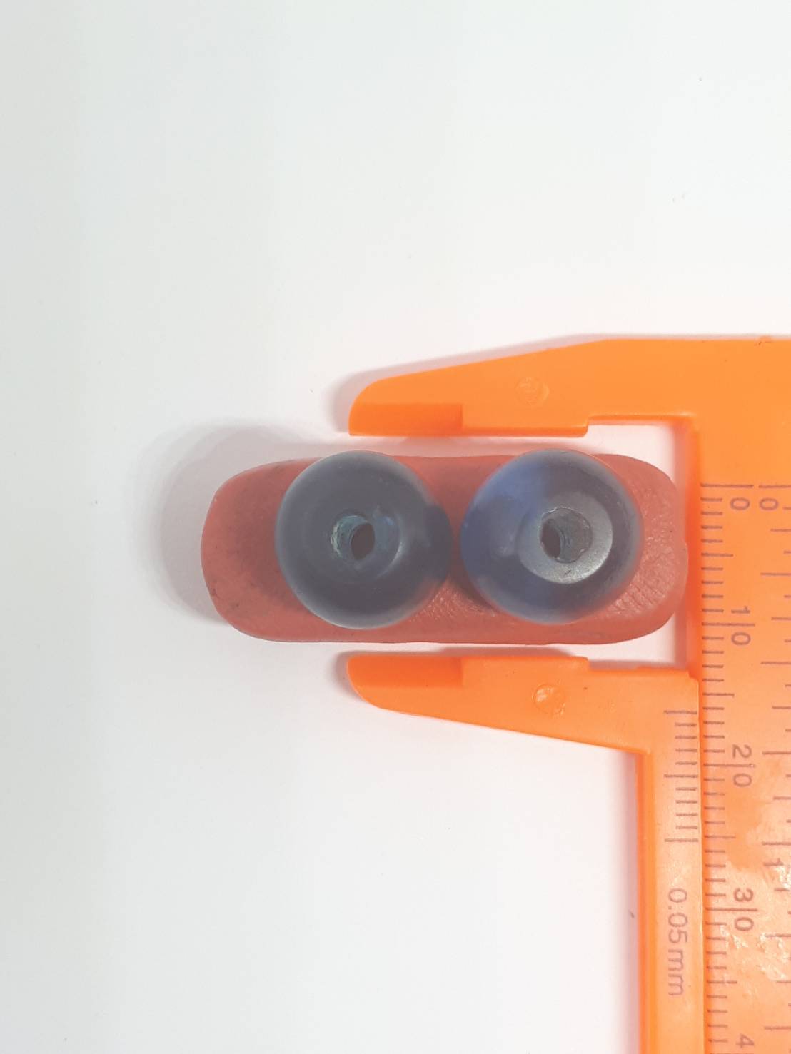 ลุกปัด โบราณ แก้ว สีฟ้า น้ำทะเล น้ำสวย สมบูรณ์ ได้คู่