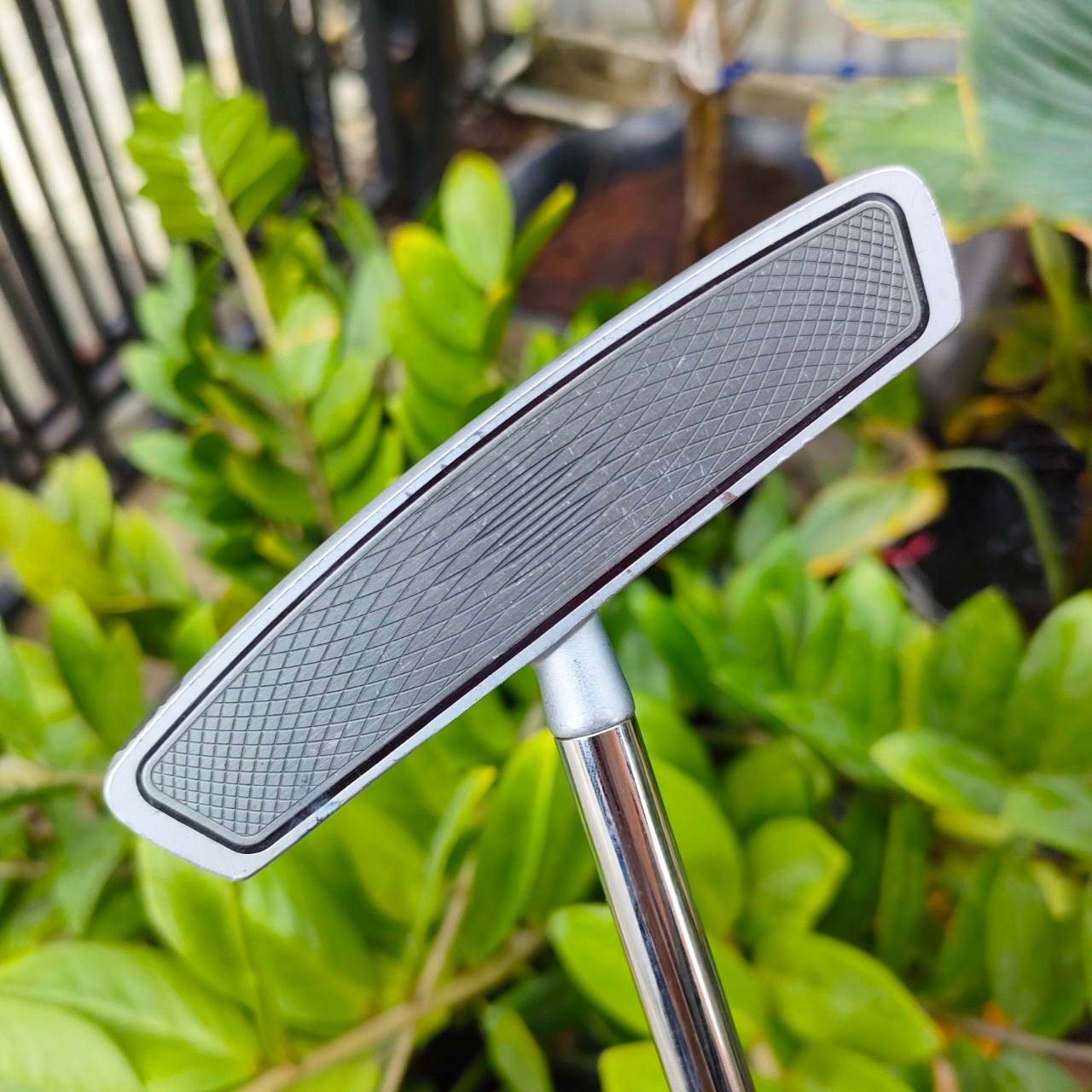 PUTTER PING SIMMA G KINLOCHC ความยาว 34 นิ้ว สุดยอดพัตเตอร์ เม็ดมีดหน้าอะลูมิเนียมกลึงใหม่ มีร่องความลึกและความกว้างที่หลากหลาย ไม้กอล์ฟพรีเมี่ยมมือสอง By NakaraLuxurious