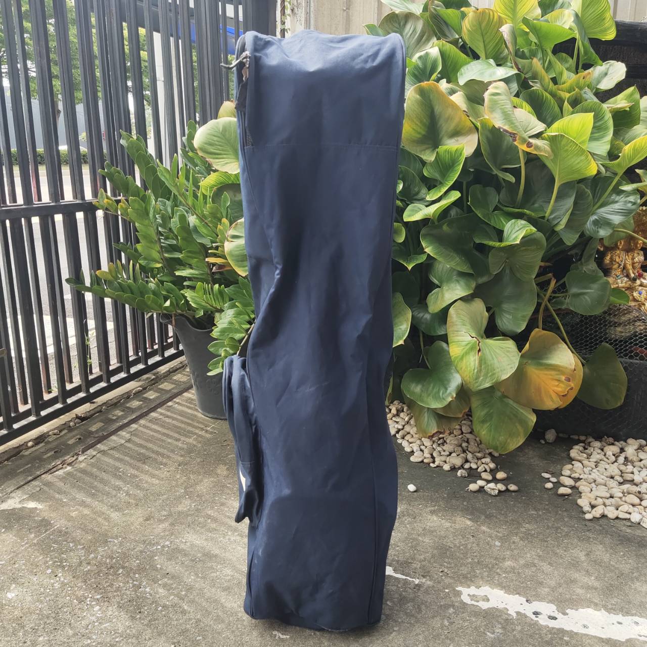 ถุงคลุมขึ้นเครื่องบิน NIKE มือสอง