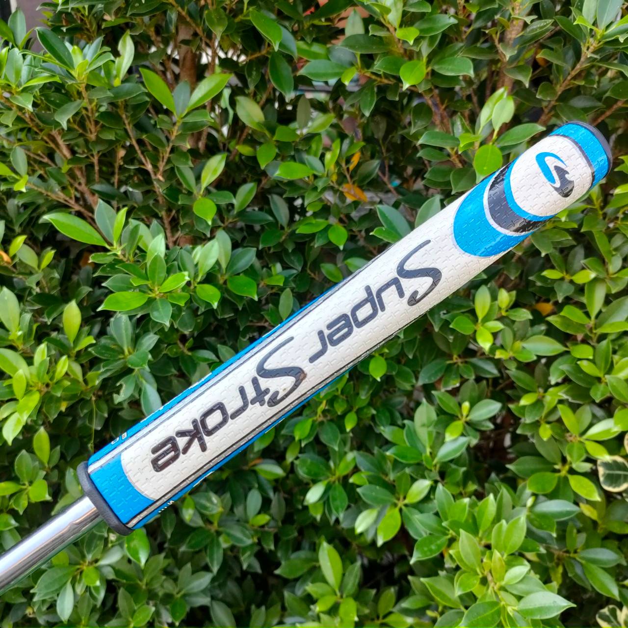 PUTTER TAYLORMADE ROSSA FONTANA GHOST ความยาว 34 นิ้ว เล็งง่าย มีบอลวงกลม เวลาพัตต์เปิดหรือปิดจะเห็นได้ชัด มีขีด เล็งง่าย มากๆ หน้าไม้ เอกสิทธิ์ Taylormade