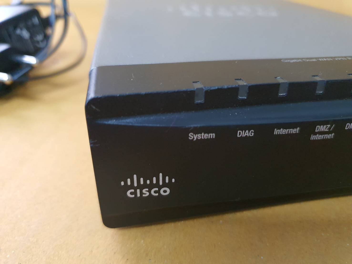 Cisco RV042G DUal Gigabit Wan VPn Router