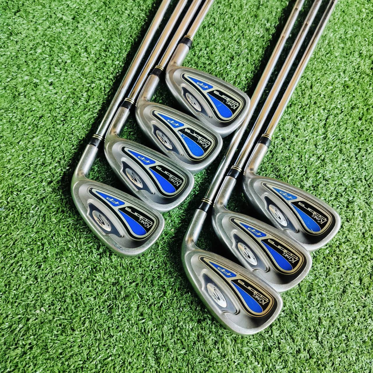 ชุดเหล็ก KING COBRA FP ใบ CAVITY ขนาดกำลังดี เน้นความตีง่ายให้มากที่สุด เข้าบอลแล้วสนุกน่าตีมากๆ ทั้งนุ่มนวล ลอยง่าย ระยะดีมาก ไม้กอล์ฟพรีเมี่ยมมือสอง ของแท้ By NakaraLuxurious