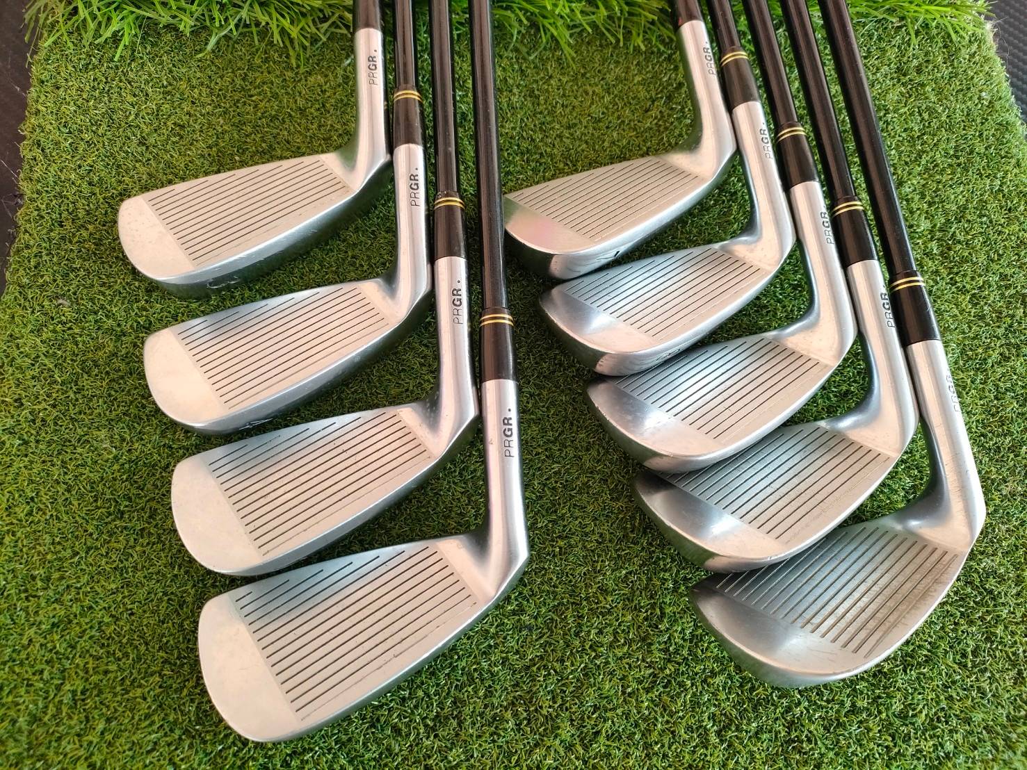 ชุดเหล็ก PRGR DATA811 มีเหล็ก 3 - PW SW ก้านกราไฟต์ PRGR M-40 /90MPH ไม้กอล์ฟพรีเมี่ยมจากประเทศญี่ปุ่น วัสดุดีมากตีง่ายและนุ่มมากวันนี้จัดให้ราคาพิเศษแน่นอนครับ
