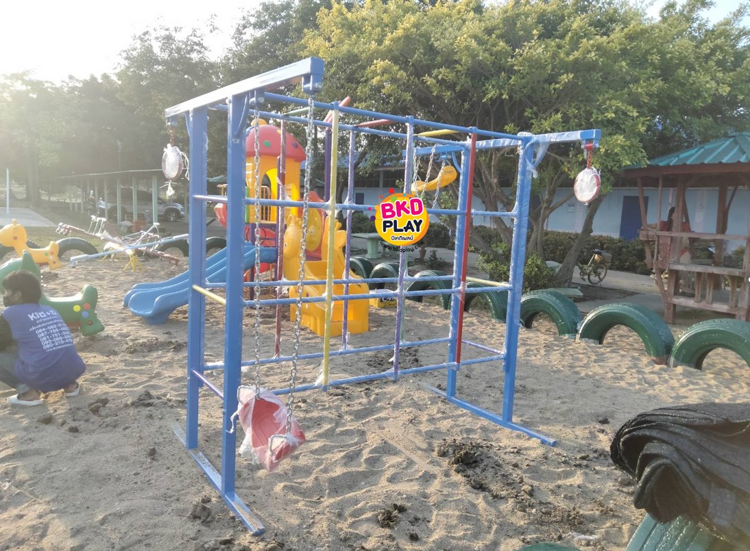 ชุดรวมM เครื่องเล่นสนามกลางแจ้ง เครื่องเล่นสนามแบบเหล็ก ประกอบด้วยชิงช้าปีนป่ายบาร์โหน OutdoorPlayground,ผลิตเครื่องเล่นสนาม,สนามเด็กเล่น,เครื่องเล่นงบสพฐ.ประชารัฐ ราคาโรงงาน ขนาด 150x195x188 ซม.