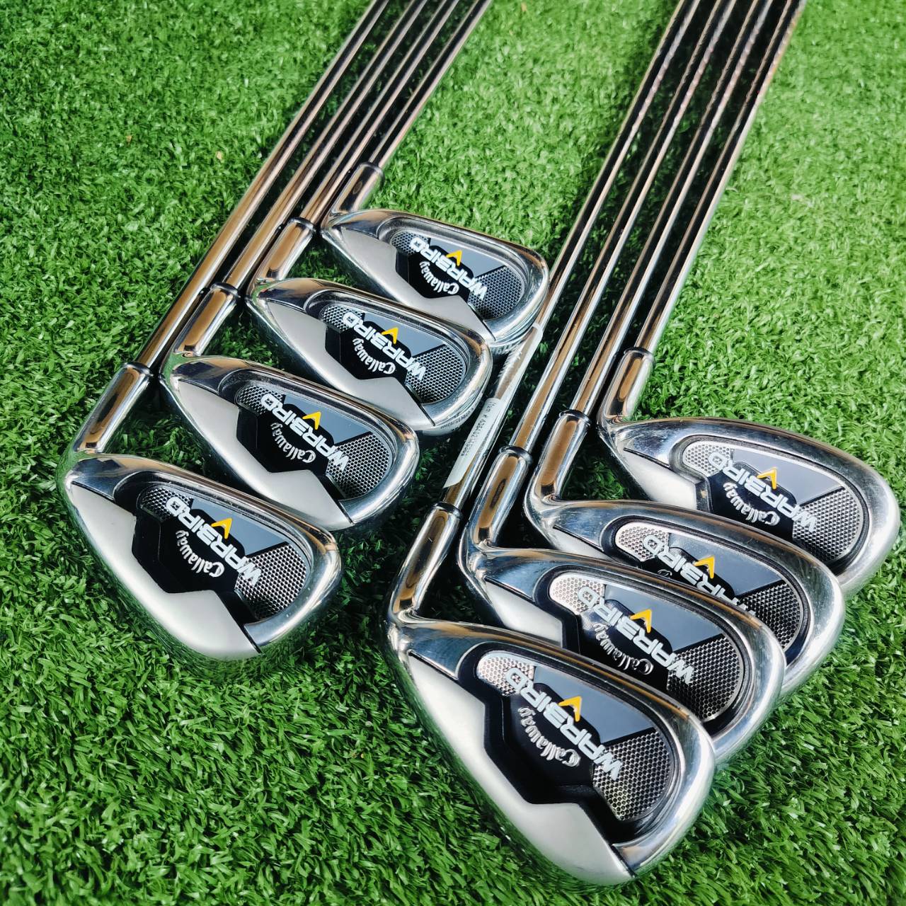 ชุดเหล็ก Callaway WAR BIRD ก้าน UNI FLEX สภาพสวยมาก สติ๊กเกอร์ที่ก้านครบ เดิมๆเลยค่ะ ตีง่ายอย่างมาก และช่วยให้ตีตรง ชดเชยความผิดพลาดสูงสุด ระยะดีมาก ไม้กอล์ฟพรีเมี่ยมมือสอง ของแท้ By NakaraLuxurious