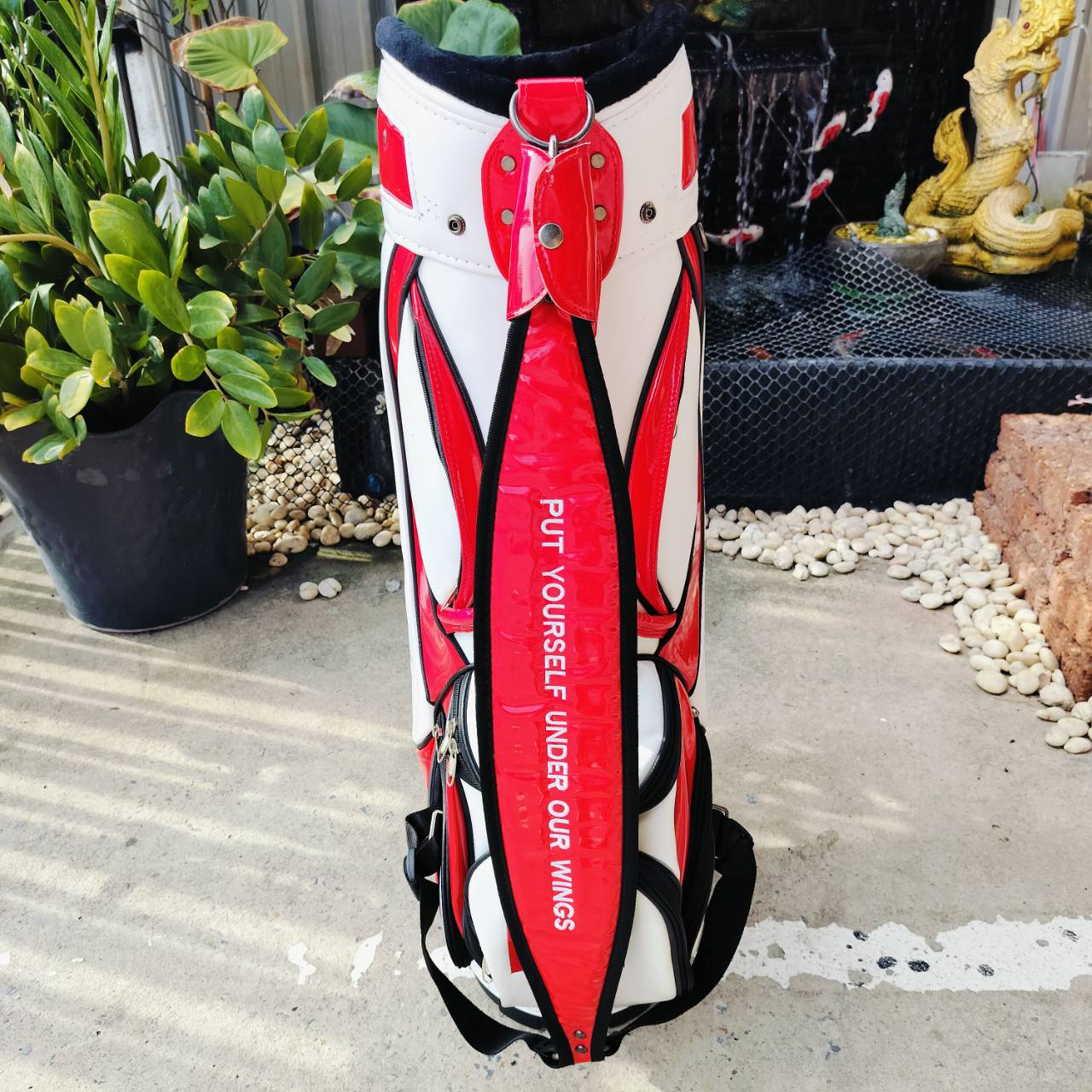 ถุงกอล์ฟ GENERALI ถุงสุดพรีเมี่ยม ภายในบุกำมะหยี่ สีขาวสวย สไตล์อังกฤษ น่าใช้ มือสอง สภาพสวยงาม เดิมๆ ไม้กอล์ฟพรีเมี่ยมมือสอง ของแท้ By NakaraLuxurious